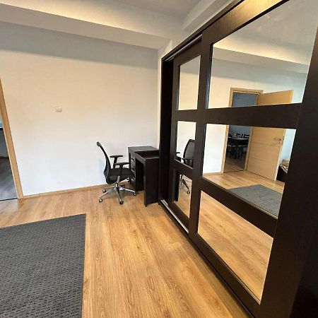 Elegant City Center Apartment Bucharest Exterior photo