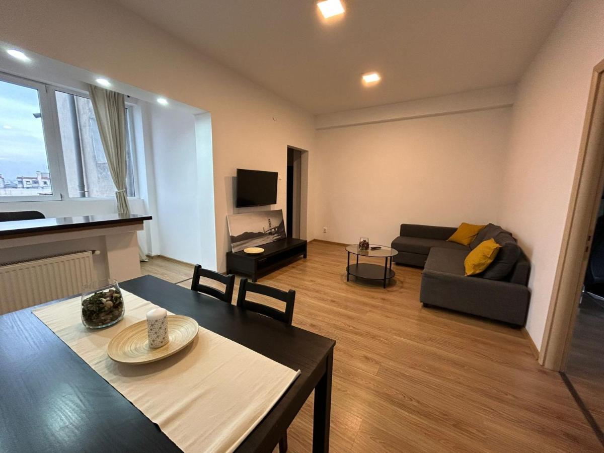 Elegant City Center Apartment Bucharest Exterior photo