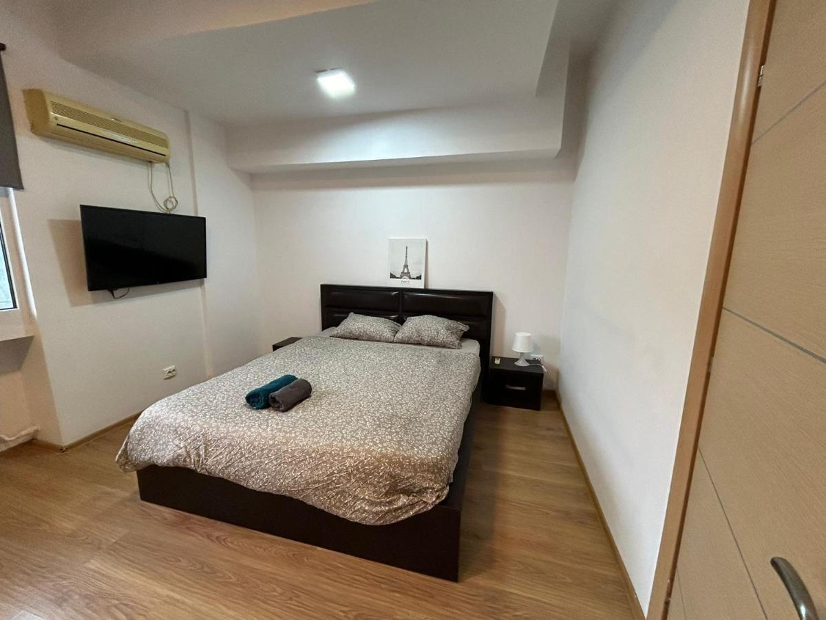 Elegant City Center Apartment Bucharest Exterior photo